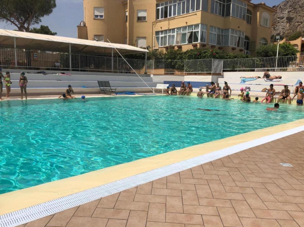 Medea Mondello Holiday Bagian luar foto